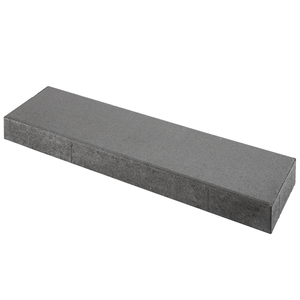 grå ibf bordurflise 30x120 set i perspektiv mod sort baggrund
