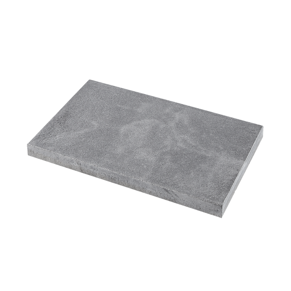 ibf trendline grå betonflise 40,5x60,5 cm på sort baggrund