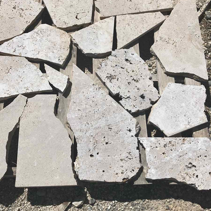 Travertin Brudfliser Latte: Sydlandsk Elegance til Din Drømmehave