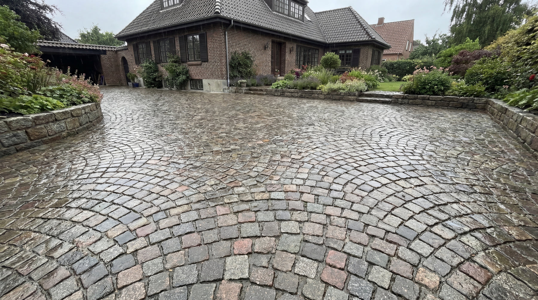 Brugte chaussesten lagt i klassisk buemønster.