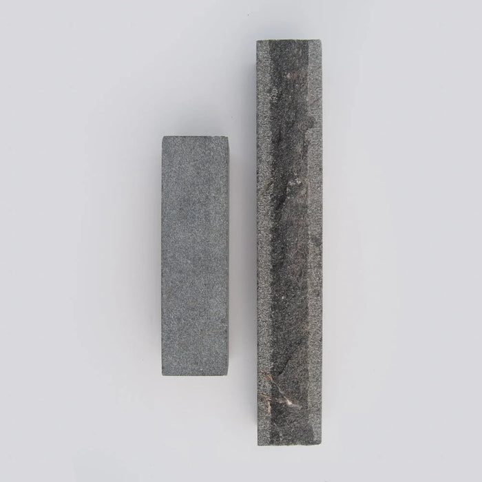 Bedkant/Klods i sort granit (2 størrelser)